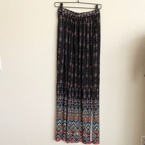 Bobeau Maxi Skirt with pockets Size Medium